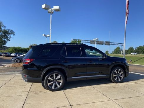 Used 2025 Honda Pilot Elite image 13