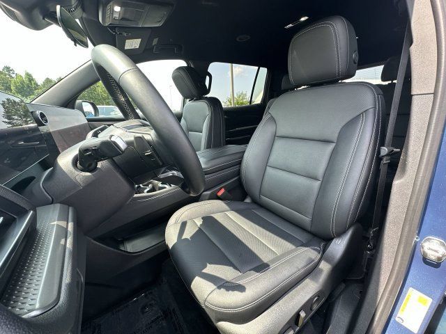Used 2026 Chevrolet Traverse LT AWD/4WD image 19