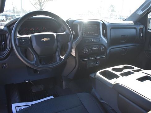 Used 2020 Chevrolet Silverado 1500 Custom w/ Custom Value Package image 18