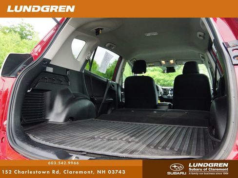 Used 2018 Toyota RAV4 LE w/ All Weather Liner Package AWD/4WD image 28