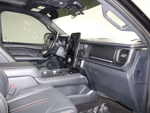 Used 2023 Ford Expedition Max Platinum image 33
