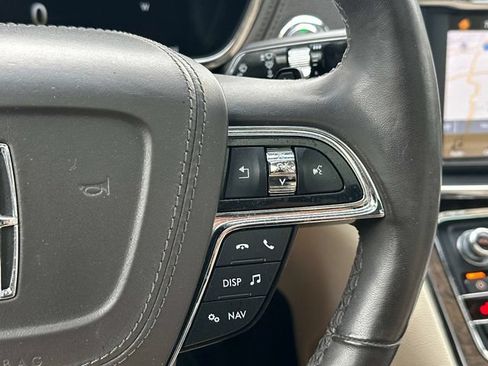 Used 2017 Lincoln Continental Select w/ Climate Package AWD/4WD image 22