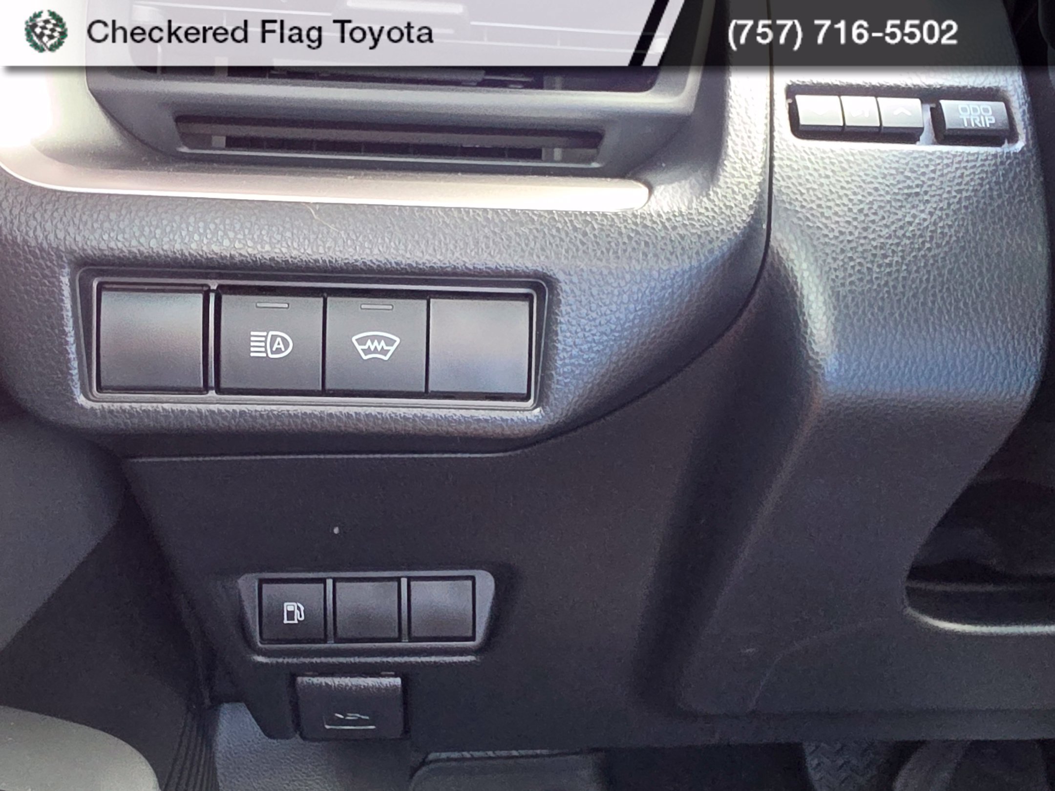 Used 2023 Toyota Prius LE FWD image 16