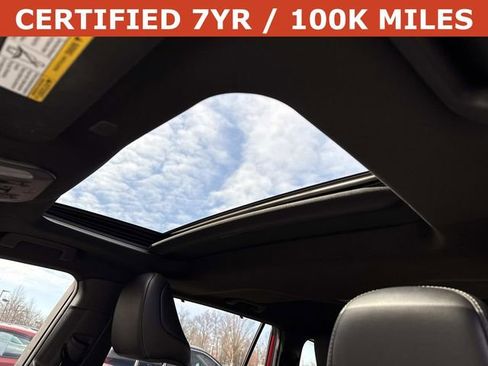 Used 2022 Toyota Highlander XSE image 16