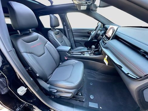 New 2026 Jeep Compass Trailhawk w/ Sun, Sound & Navigation Group AWD/4WD image 31