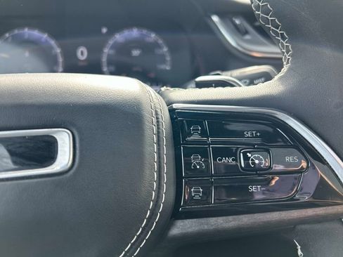 Used 2023 Jeep Grand Cherokee Overland w/ Luxury Tech Group IV image 29