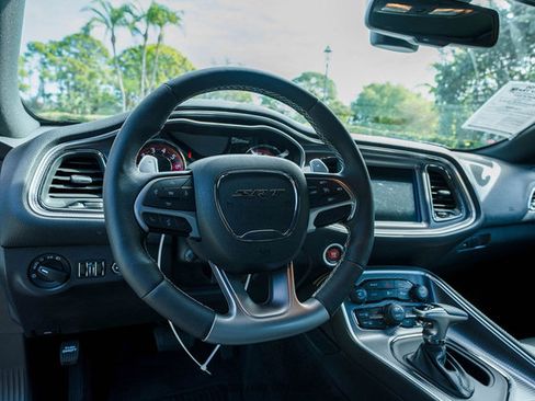 Used 2016 Dodge Challenger SRT Hellcat image 28