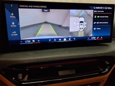 Used 2025 BMW 330i xDrive Sedan w/ Premium Package image 27