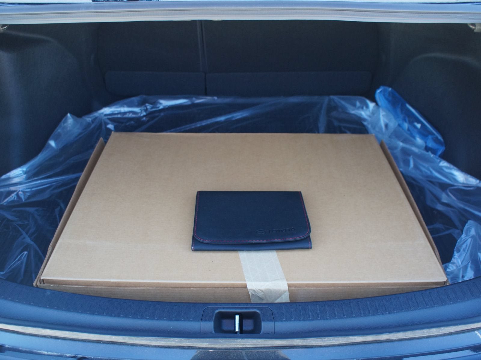 Used 2025 Toyota Corolla LE FWD image 15