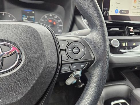 Used 2024 Toyota Corolla LE image 12