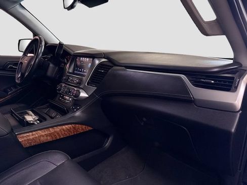Used 2018 Chevrolet Tahoe Premier AWD/4WD image 32