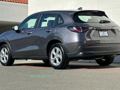 Certified 2023 Honda HR-V LX image 3
