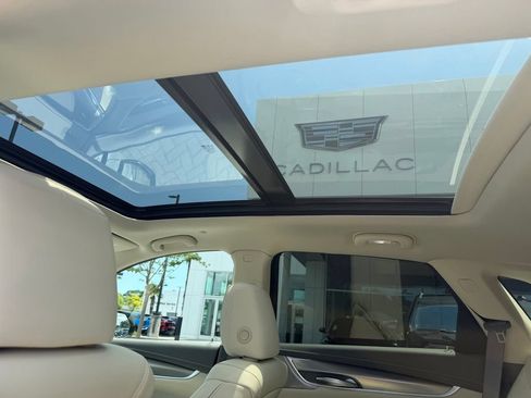 Used 2023 Cadillac XT5 Premium Luxury w/ Technology Package FWD image 17