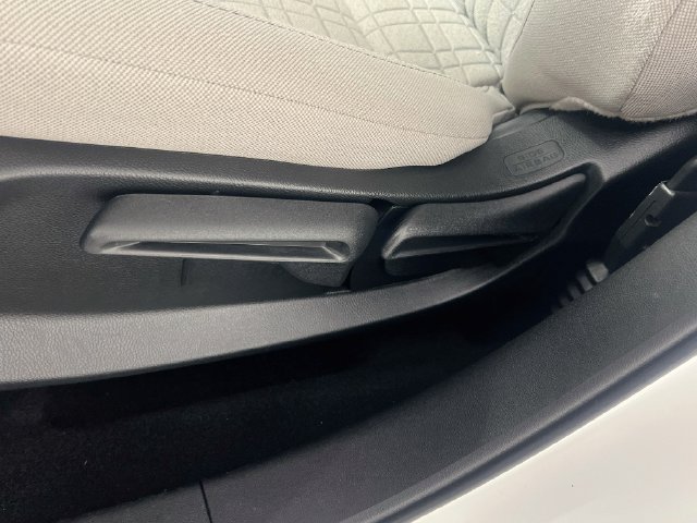 Used 2025 Honda HR-V LX image 13