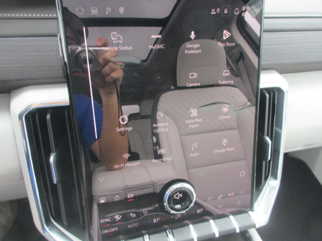 New 2027 GMC Acadia Denali FWD image 18