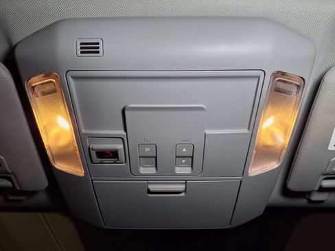 Used 2021 Toyota Tundra Limited w/ Limited Premium Package RWD image 13