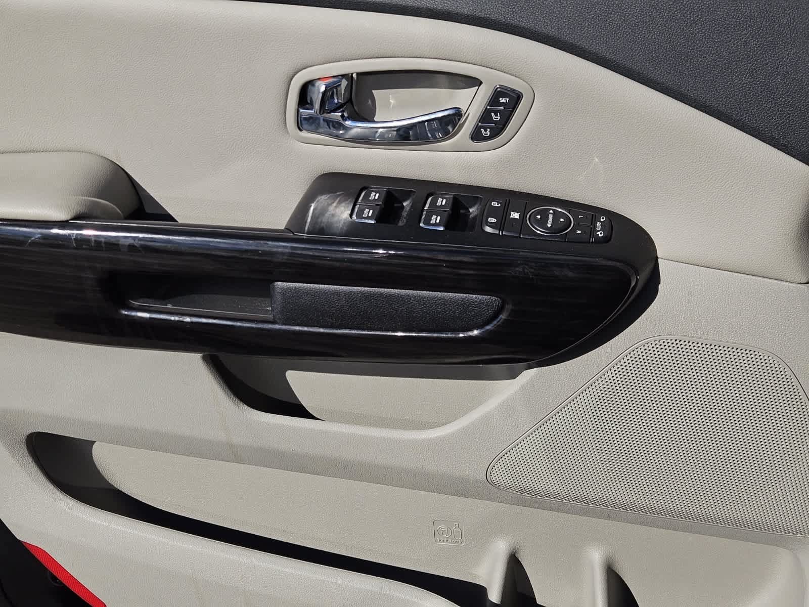 Used 2020 Kia Sedona EX w/ EX Premium Package FWD image 22