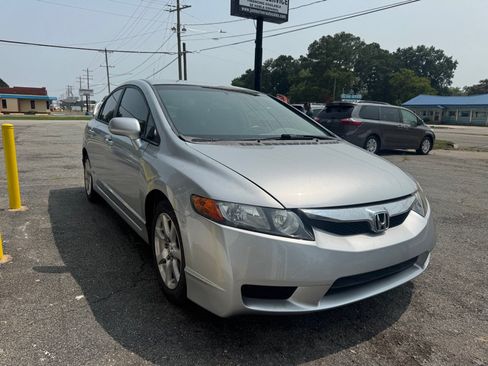 Used 2009 Honda Civic DX-VP image 3