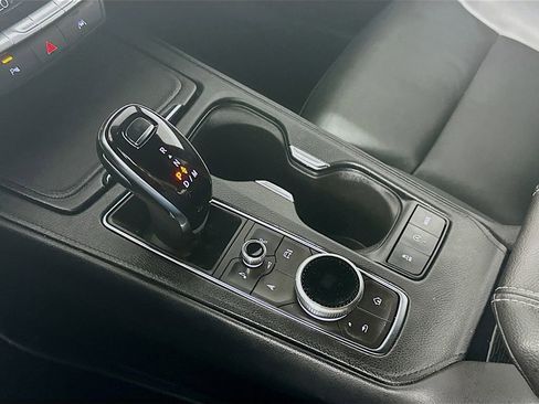 Used 2024 Cadillac XT4 Premium Luxury image 17