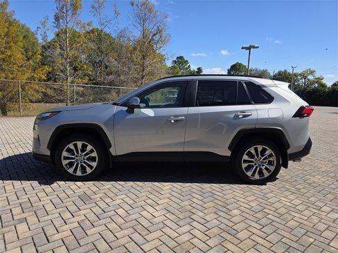 Certified 2024 Toyota RAV4 XLE Premium image 8