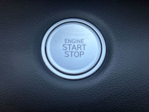 Used 2022 Hyundai Elantra SEL w/ Convenience + Premium Package image 16