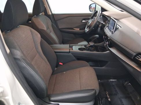 Used 2021 Nissan Rogue SV FWD image 16