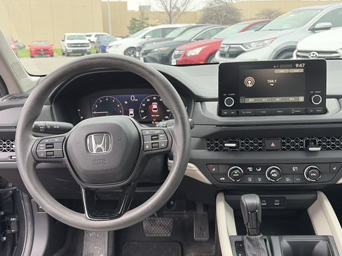 Used 2023 Honda Accord EX image 19