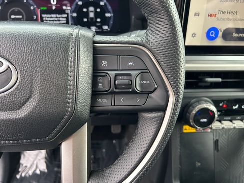 Used 2024 Toyota Tacoma TRD Off-Road image 13