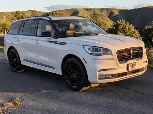 Used 2023 Lincoln Aviator Reserve w/ Equipment Group 201A AWD/4WD image 8