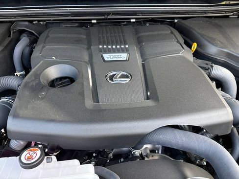 Certified 2026 Lexus GX 550 w/ Accessory Package (CT) AWD/4WD image 9