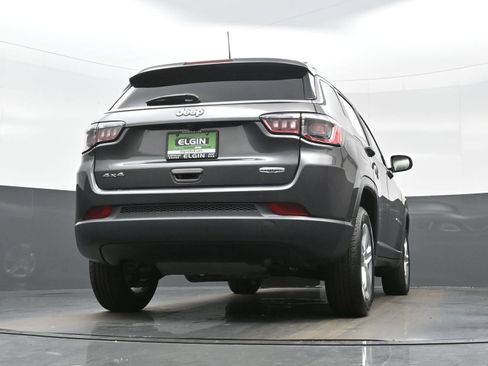 Used 2023 Jeep Compass Latitude w/ Convenience Group AWD/4WD image 32
