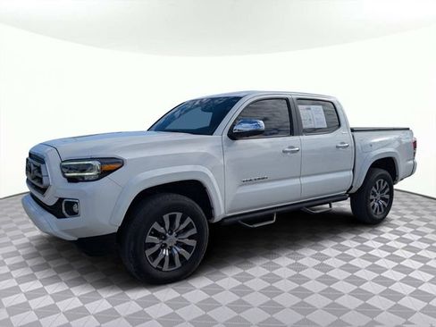 Used 2022 Toyota Tacoma Limited image 8