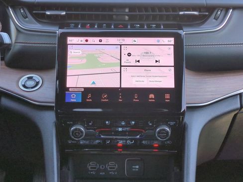 Used 2022 Jeep Grand Cherokee Summit w/ Adv Protech Group IV image 17