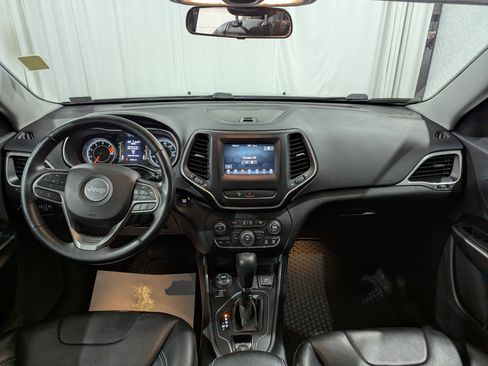 Used 2020 Jeep Cherokee Latitude Plus w/ Cold Weather Group AWD/4WD image 12
