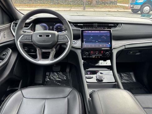 Used 2024 Jeep Grand Cherokee L Limited image 9