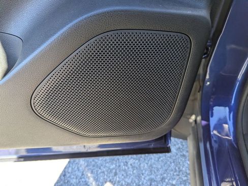 Used 2023 Nissan Rogue SV image 16