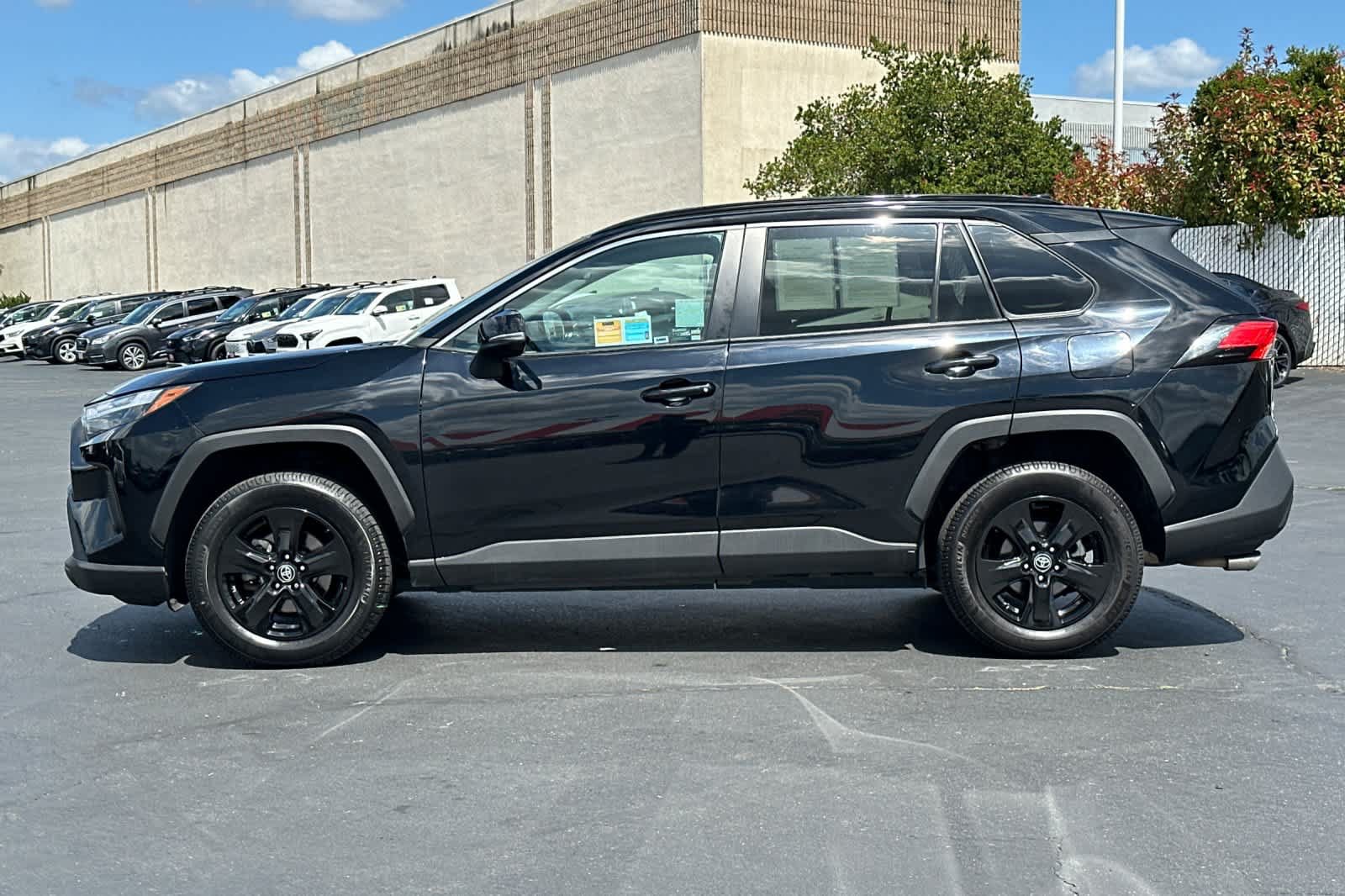 Certified 2022 Toyota RAV4 XLE w/ Convenience Package FWD image 9