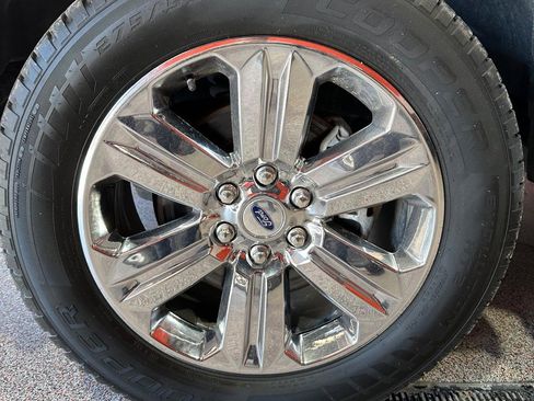 Used 2019 Ford F150 Lariat w/ Equipment Group 502A Luxury image 13