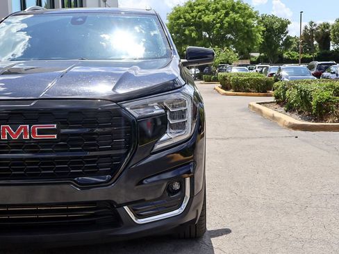 Used 2024 GMC Terrain SLT FWD image 16