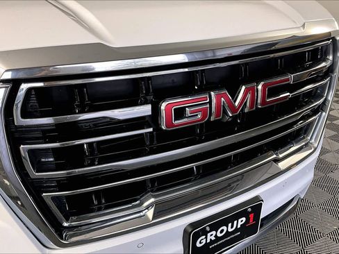 Used 2023 GMC Yukon XL SLT w/ SLT Premium Package image 28