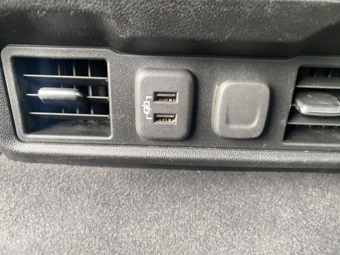 Used 2022 Chevrolet Silverado 1500 LT image 15