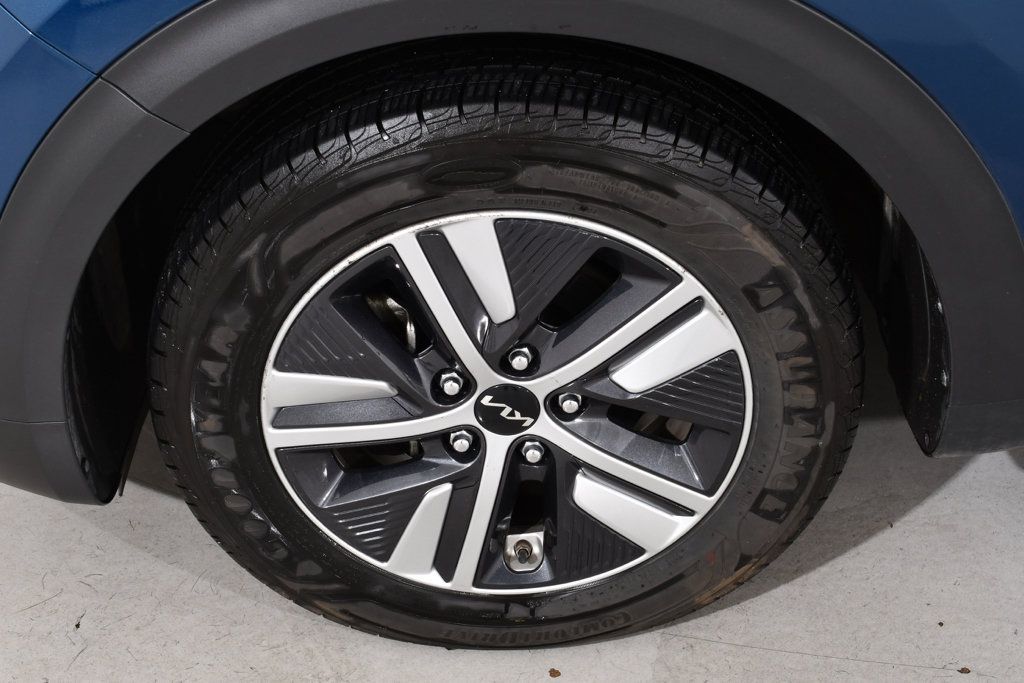Used 2022 Kia Niro EX Premium FWD image 25
