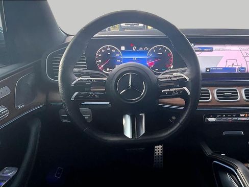 Used 2024 Mercedes-Benz GLS 450 4MATIC image 6