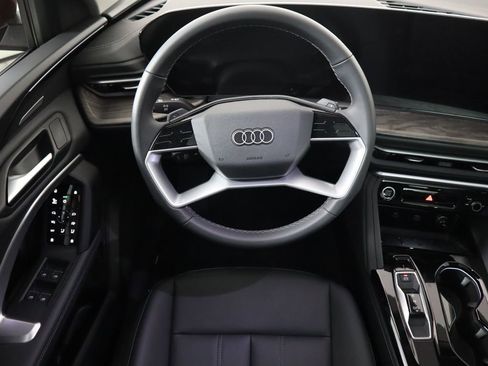 Used 2025 Audi Q5 Premium Plus w/ Premium Plus image 11