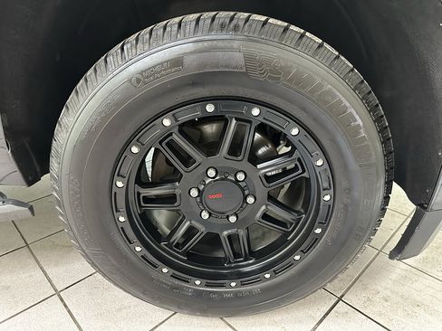 Used 2017 Chevrolet Tahoe LS AWD/4WD image 14