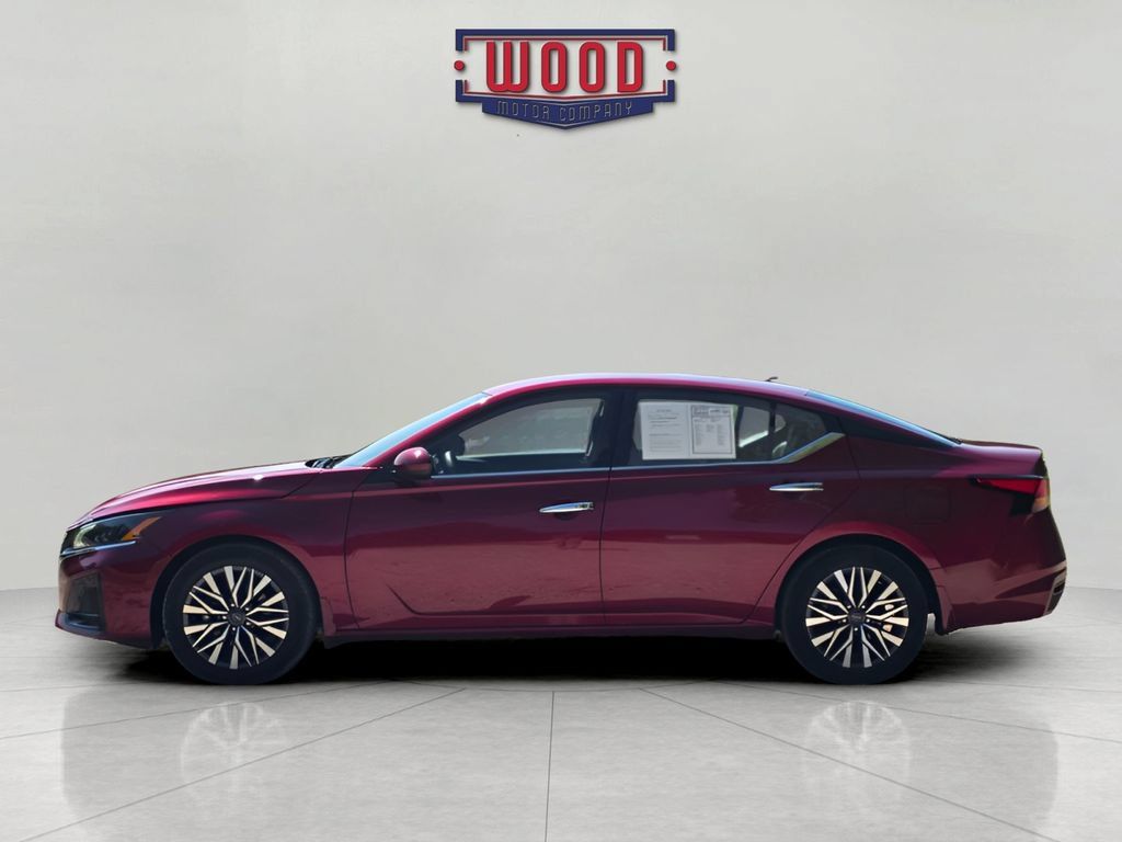 Used 2023 Nissan Altima 2.5 SV FWD image 4