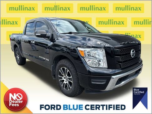 Used 2020 Nissan Titan SV w/ Accessory Utility Package RWD image 1