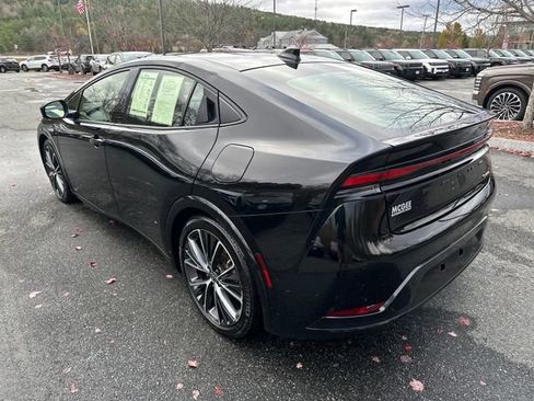 Used 2023 Toyota Prius LE image 3