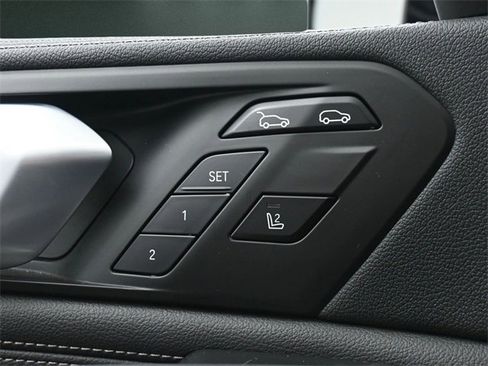 Used 2020 BMW X6 M50i w/ Executive Package image 46