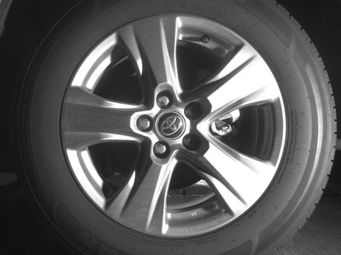 Used 2025 Toyota RAV4 XLE w/ Convenience Package image 14